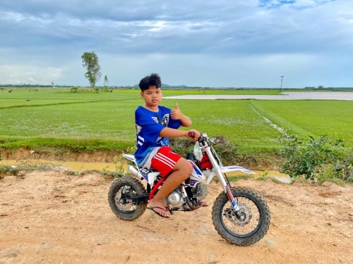 កូនម៉ូតូ​ចាក់សាំងលក់​បន្ទាន់​