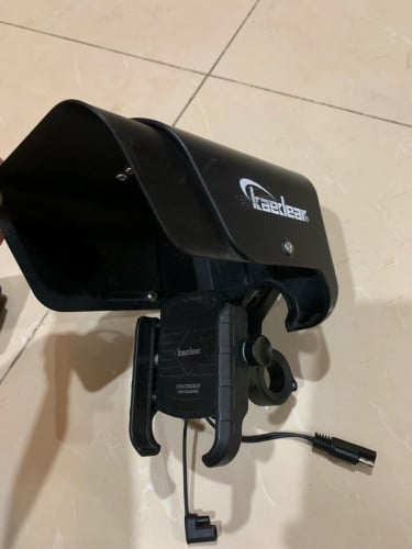 ជើទូរសព្ទ៏ នឹង ជើងដាក់ដប