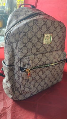 កាតាប​ថតសាច់ផ្ទាល់