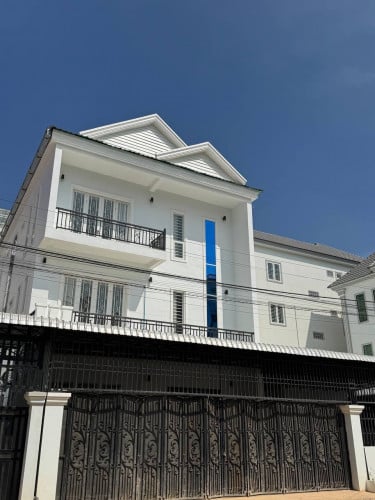 ផ្ទះជួលនៅបាវិត 9បន្ទប់