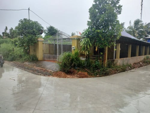 លក់ដីផ្ទះមានចំណូល Urgent Sale!