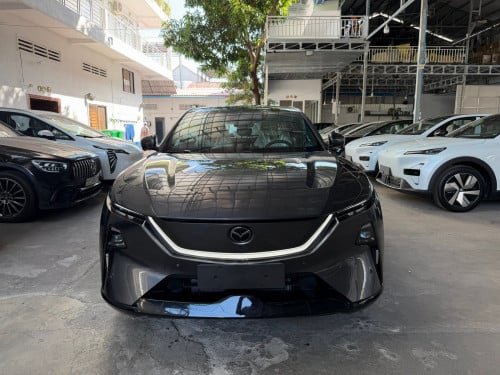 2025 Mazda EZ60 Max Option