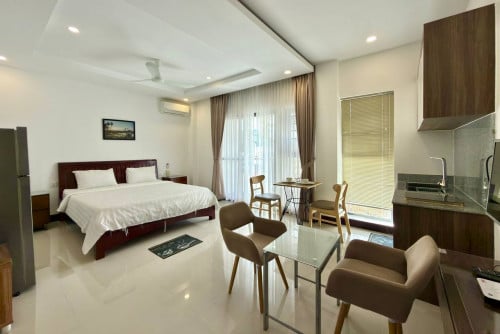 BEST DEAL!!! Modern Studio Apartment for RENT near BKK1 with Gym and Pool