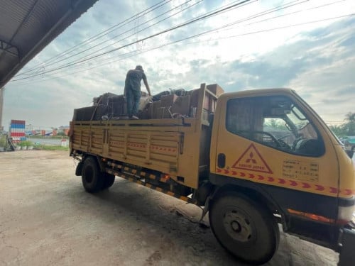 Canter 1999 3.5T ប៉ុង ៥ កង់ថ្មី