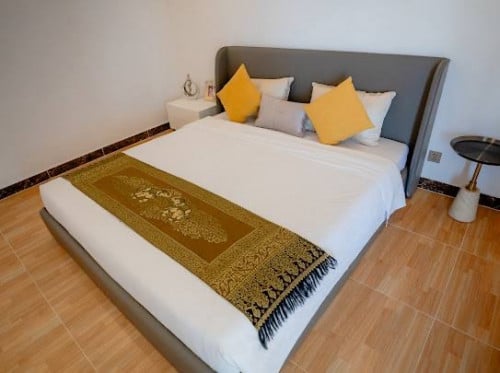 Condo near 2004 /2 bedrooms 2Bath