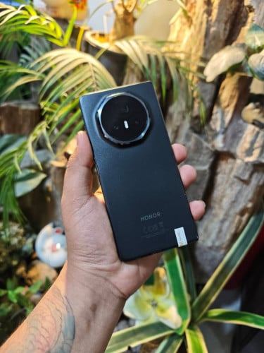 Honor magic V3/ram12/512G/(ក្រុមហ៊ុនសុីម2)