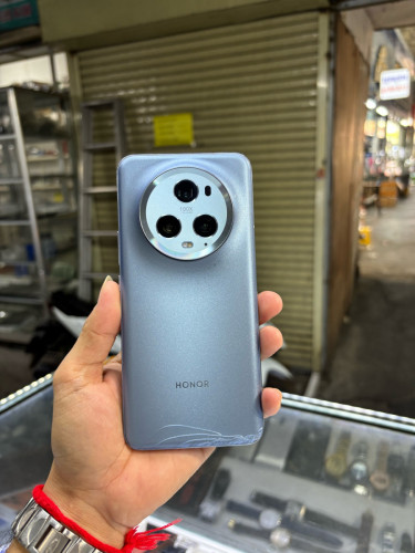 Honor magic5pro 256G Ram12G sim2 CH អត់ដើរCamrea 0.5 និងzoom ឆ្ងាយ