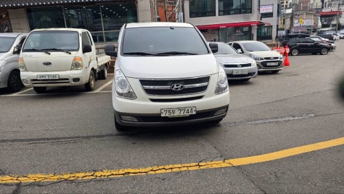 Hyundai Starex HVX 2015