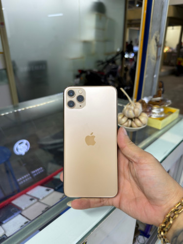 iPhone 11 Pro Max Gold ZA/A HD64GB Phone Condition 99% 🔋ដូរ81% , ដូរអេក្រង់GX , អត់ស្កេនមុខ