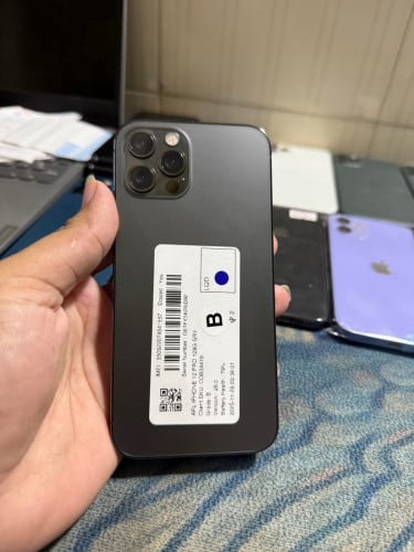 iPhone 12 Pro 128G សំណុំសុីនណែន ស្អាតដូចរូប 210$