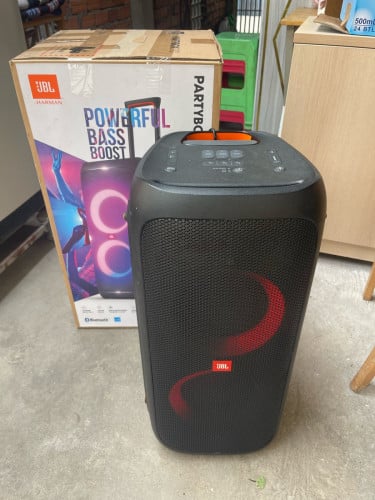 Jbl 310 ស្អាត​ ធានាថ្មរនិងសំលេង​ តំលៃ290$ ភ្នំពេញ​ CTN​លេខនិងតេឡេក្រាម089222158(ទទួលវៃដូរ)