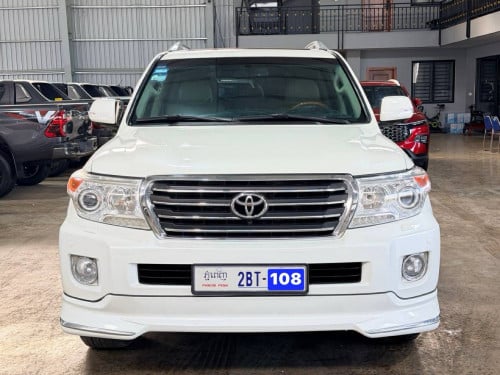 Land Cruiser 2013GXR V6 សាំង (អាម៉ាប់)Full option