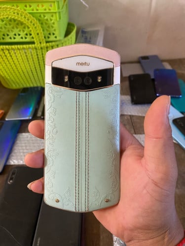 MeiTu V6 នៅសំណុំ​ហ្សុីន​ ប្រេីបានធម្មតា​ លក់​ 65$ ដាច់