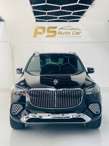 Mercedes GLS up Maybach 600