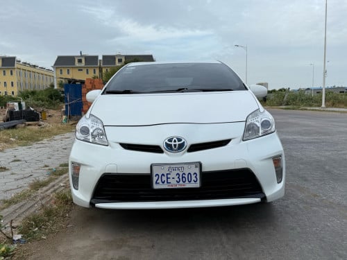 Prius 2013 options 3