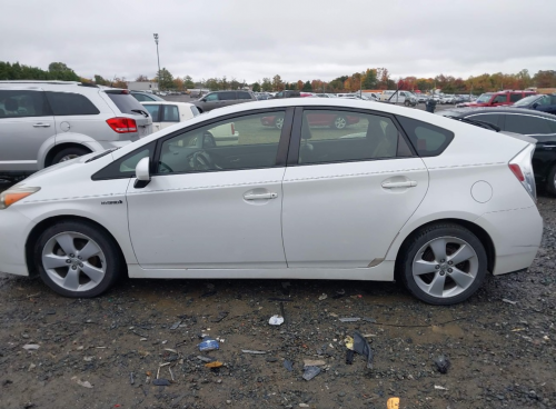 Prius Option 5 2013 ដល់ផែ​ 08-02-26