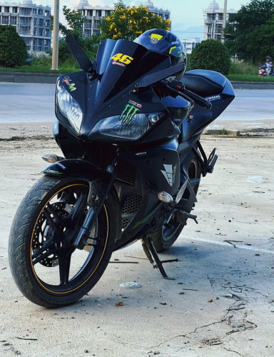 R15  V2 លក់