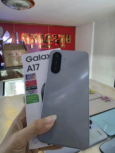 Samsung A17 ram8G/256G  sim2 ស្អាត99% នៅធានាក្រុមហ៊ុន11ខែ ធានាហ្សីនសុំនុំ