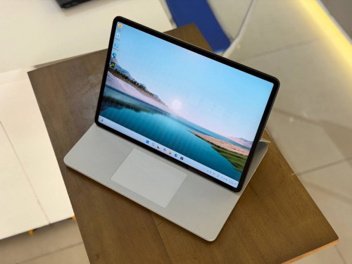 Surface Laptop Studio ( 98% ) CPU Corei7-11th, RAM 16GB, SSD 512GB, VGA Nvidia RTX3050Ti 4GB