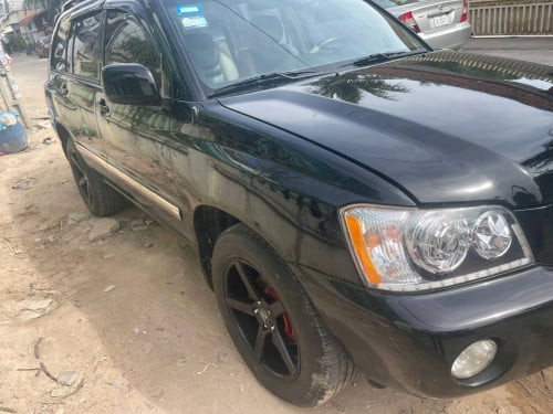 Toyota Highlander ឡានថ្មីស្អាត