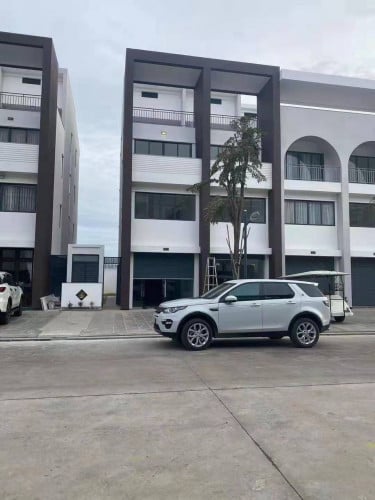 ផ្ទះអាជីវកម្មសំរាប់លក់