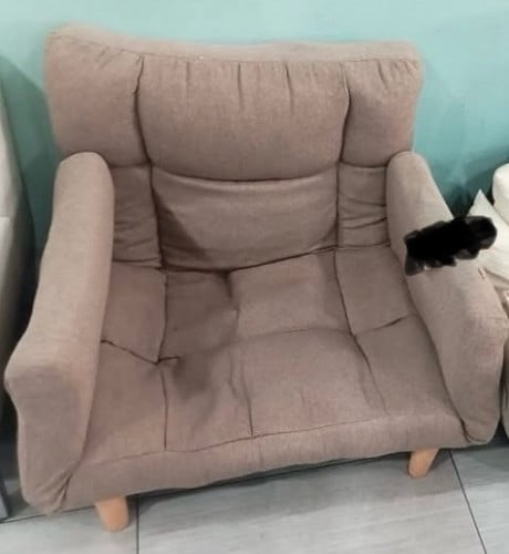 សាឡុងខ្នាតតូច