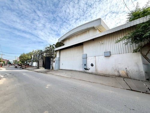 ដី និងឃ្លាំងលក់បន្ទាន់ – ទីតាំងសក្ដានុពលខ្ពស់