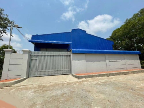 ឃ្លាំងសម្រាប់លក់ ជិតប្រលានយន្តហោះពោធិ៍ចិនតុង