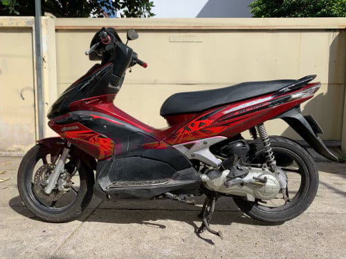 ម៉ូតូលក់​