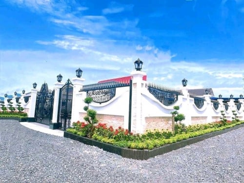 ផ្ទះលំហែរ សំរាប់លក់ នៅក្រុងកំពត