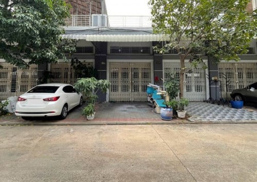 ពិភពថ្មី ចំការដូង 1