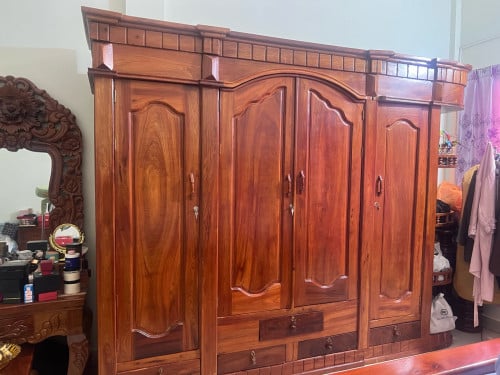 លក់ទូរខោអាវប្រភេទឈើបេង ធានាអោយថាបេង 100%