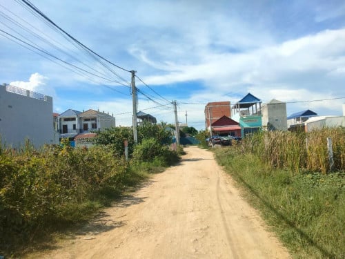 ដីលក់បន្ទាន់ចុះពីផ្លូវកប់ស្រូវតែ200m