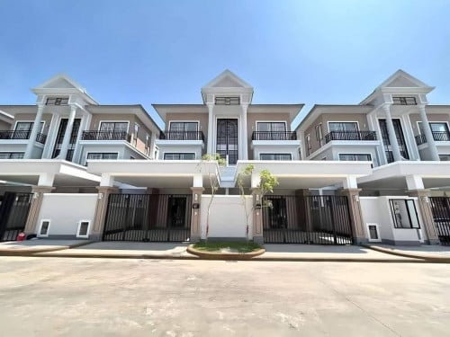វីឡាភ្លោះ A សម្រាប់ជួល/Twin A For Rent