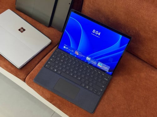 𝗦𝘂𝗿𝗳𝗮𝗰𝗲 𝗣𝗿𝗼 𝟴 ( 𝗚𝗿𝗮𝗱𝗲 𝗔 )CPU Core i5-11th, RAM 8GB, SSD 256GB, 2.8K Touch Screen