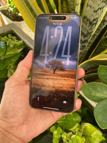 លក់ប្រញ៉ាប់ iphone15 Pro Max 256gb ZP