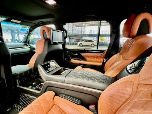 ឡានជិះផ្ទាល់ខ្លួន Lexus 570 MBSឆ្នាំ2018តម្លៃ 129000$