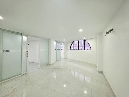 [OFFICE or SHOP SPACE FOR RENT] 87sqm at Sangkat Srah Chak, Khan Daun Penh