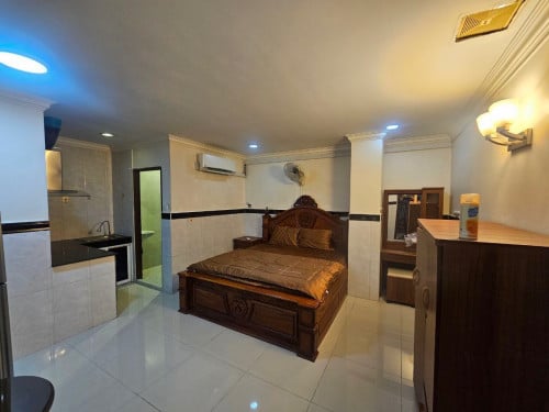 🌌Apartment Available for rent Near Olympia (H1)