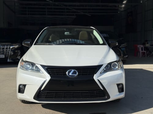 2014 Lexus CT200h ទើបរៀបចំហើយថ្មីៗ