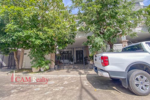 4 Bedrooms Twin A Villa For Sale In Peng Huoth Beoung Snor