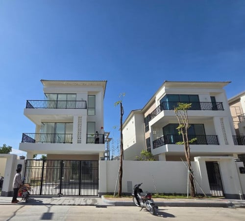 Corner villa Jamina for rent @ Eco Poli ready move in