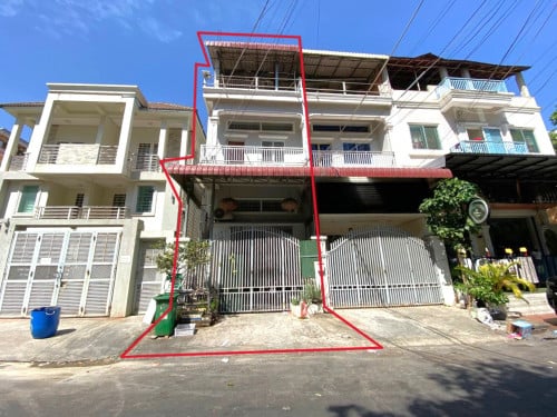 Flat for Rent at Tumnob Tuek, Phnom Penh