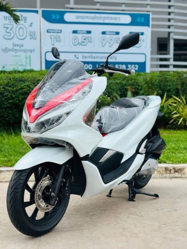 Honda PCX 020 សោស្មាតឃីកម្លាំង150cc ម៉ាស៊ីនតាន់ហាប់នែនស្ងាត់ជិះស្រួលស្ទុះមិនលាន់មិនហុយមានពន្ធកាតគ្រឺ