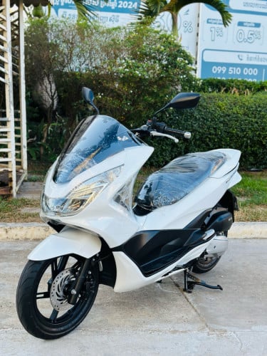 Honda PCX016ស្មាតឃីកម្លាំង150ccម៉ាសុីនតាន់ហាប់នែនស្ងាត់ជិះស្រួលស្ទុះខ្លាំងមិនលាន់មិនហុយមានពន្ធកាតគ្រ