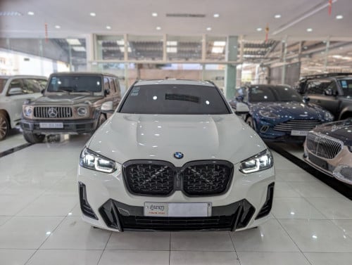 In stock BMW X4 xDrive20i 2023