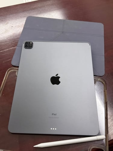 iPad Pro 12.9inch M1 Wifi Condition 98% 540$ ចចារ