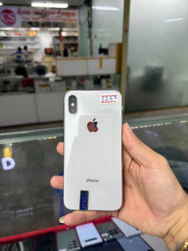 iPhone X White CH/A HD646GB Phone Condition 97% 🔋73% , មានស្កេនមុខ , ម៉ាស៊ីនហ្សីន