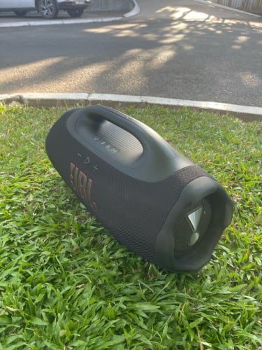 Jbl boombox4 ធានាថ្មរនិងសំលេង​ តំៃ355$ ភ្នំពេញ​CTNលេខនិង(ទទួលវៃដូរ)