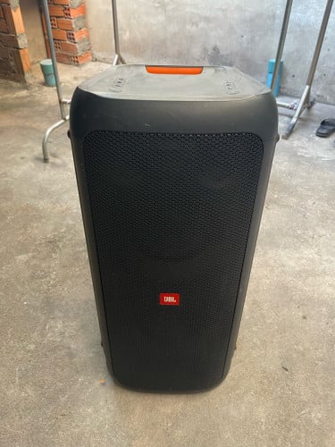 JBL partybox300 មិនដែរជួសជុល​ ធានាថ្មរនិងសំលេង​ តំលៃ2xx$ ភ្នំពេញ​ CTNលេខនិងតេឡេក្រាម089222158
